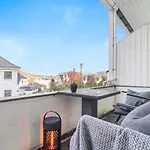 Апартаменты Spacious With Terrace & Parking *