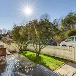 Апартаменты Spacious With Terrace & Parking