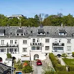 Апартаменты Spacious With Terrace & Parking Берген