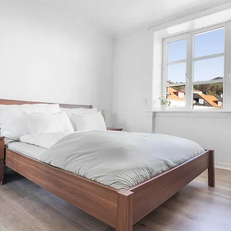 Spacious With Terrace & Parking Апартаменты Берген