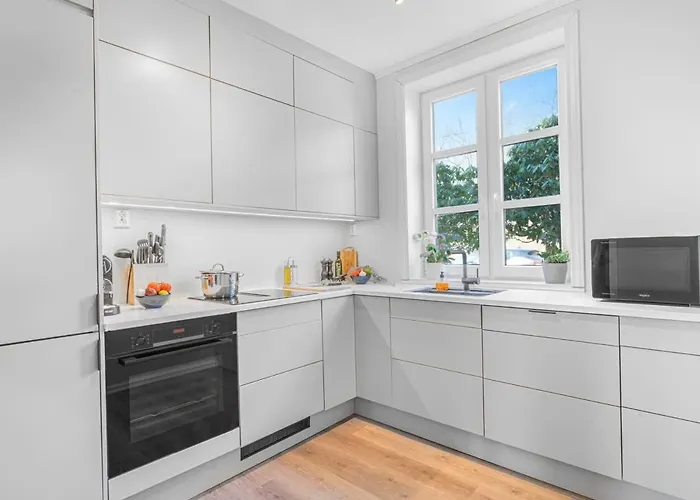 Apartment Spacious With Terrace & Parking